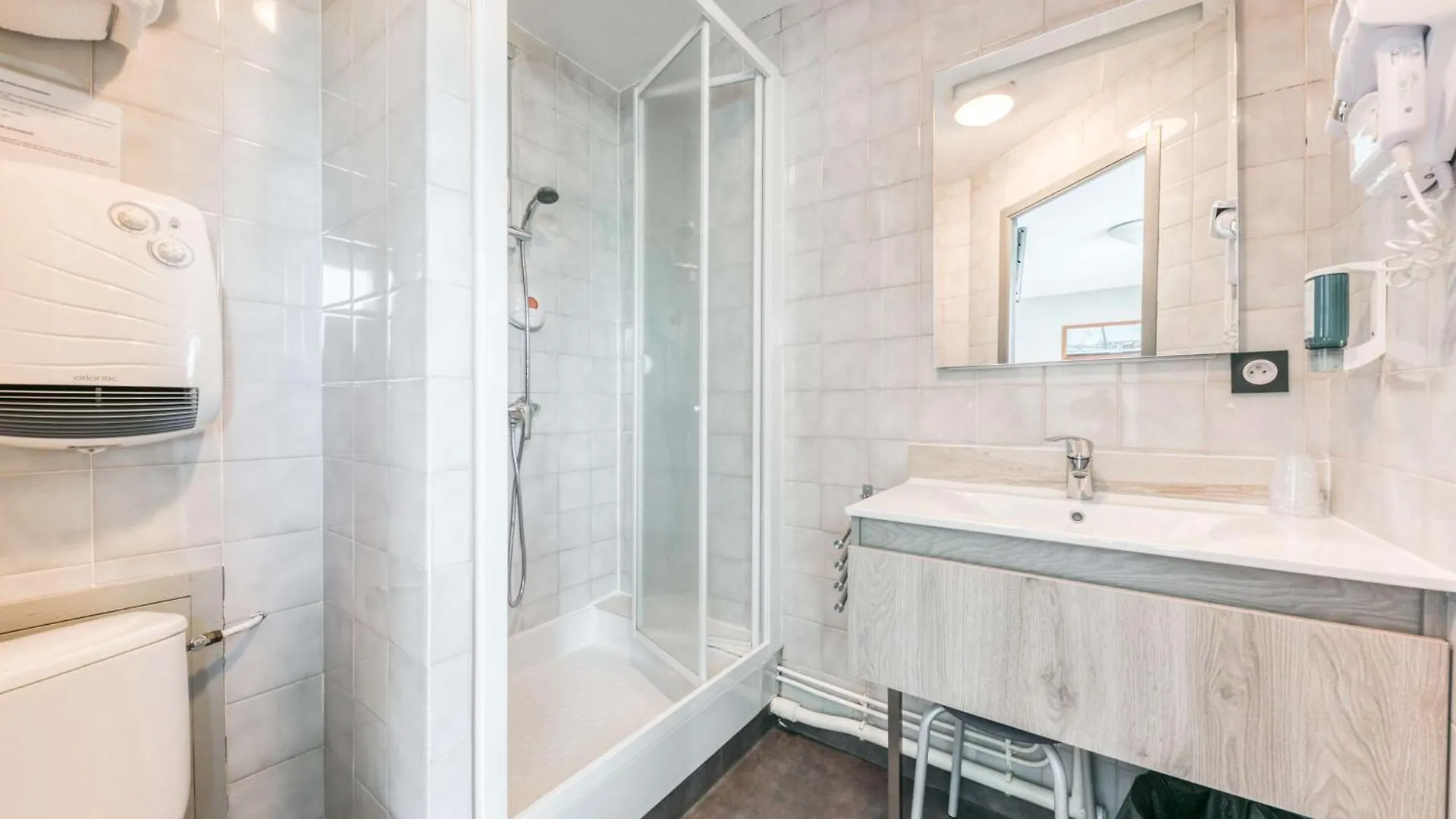 Brit Hotel Iroise Brest Plougastel-Daoulas 2*,  France