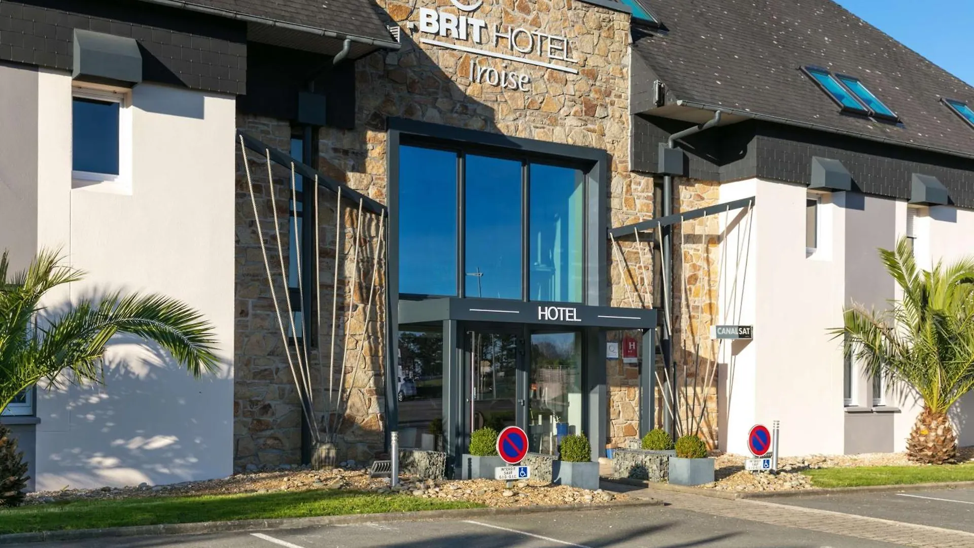 **  Brit Hotel Iroise Brest Plougastel-Daoulas France