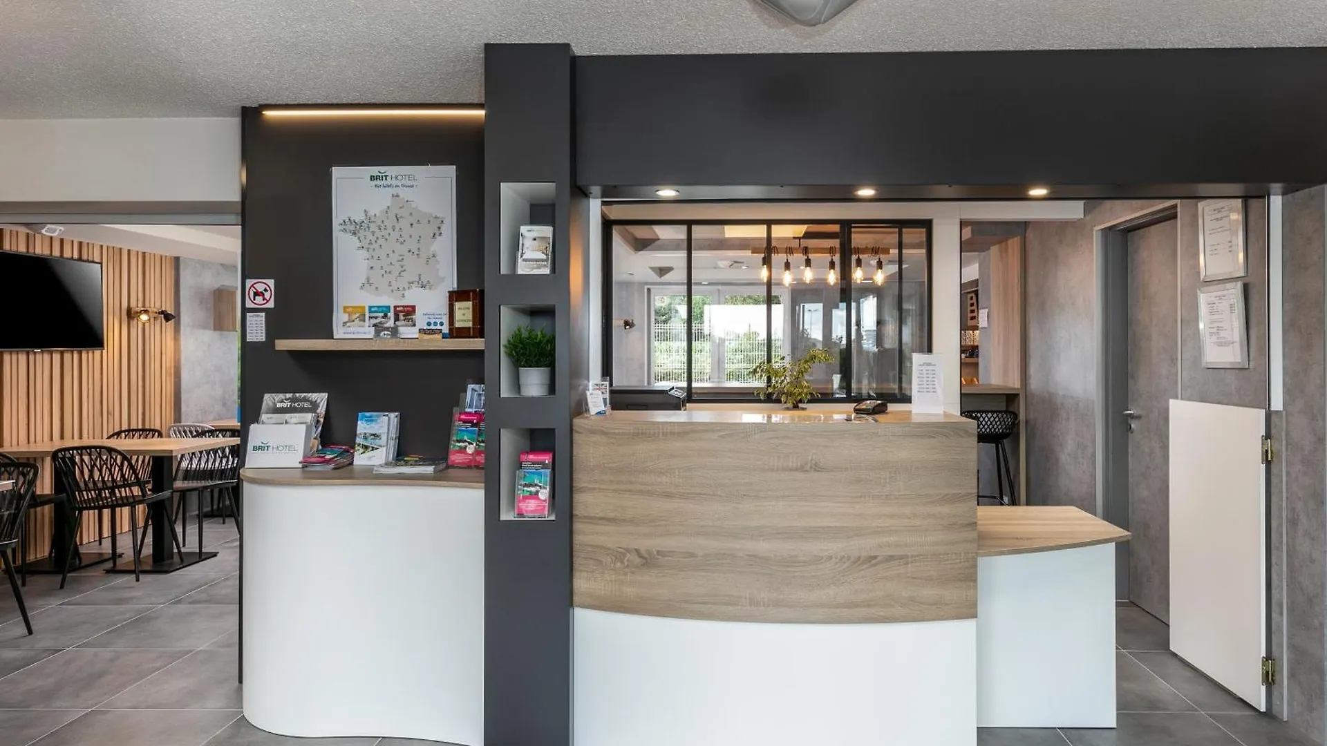 Brit Hotel Iroise Brest Plougastel-Daoulas 2*,  France